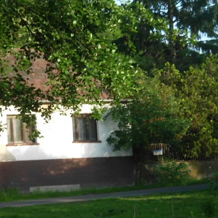 宾馆 Kemence Vendeghaz Szob